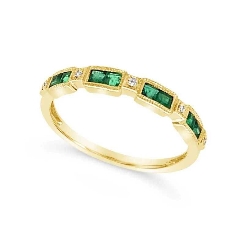 Don't Miss These Dazzling Jewelry Discounts Baguette Emerald and Round Diamond Stackable Ring Don't Miss These Dazzling Jewelry Discounts Baguette Emerald and Round Diamond Stackable Ring
