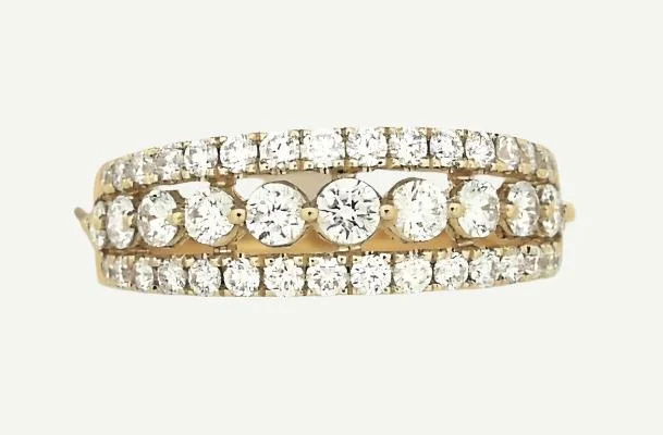 Don't Miss These Dazzling Jewelry Discounts Triple Diamond Band
