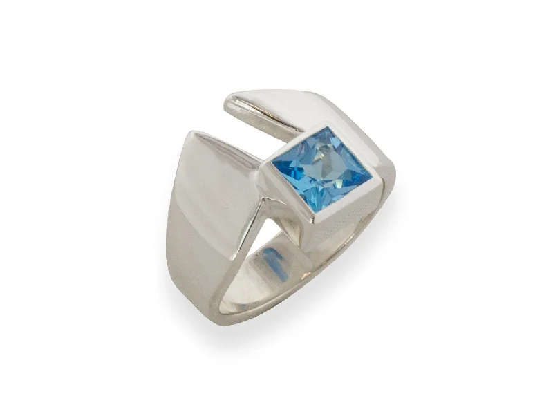 Elegant Jewelry Pieces At Unbelievable Prices Classic Princess Cut Gemstone Ring, Sterling Silver Elegant Jewelry Pieces At Unbelievable Prices Classic Princess Cut Gemstone Ring, Sterling Silver