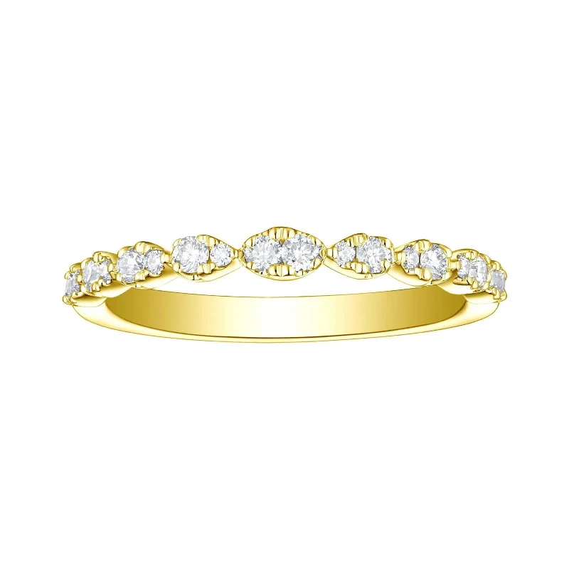 Seasonal Jewelry Deals – Elevate Your Style Lab Grown Diamond Pear Station Band