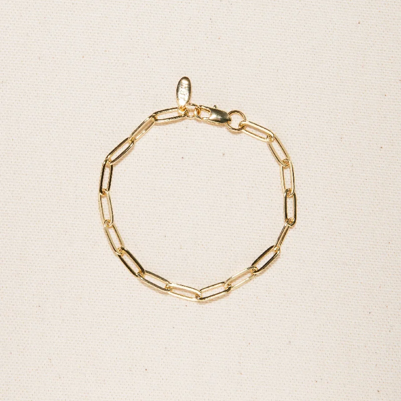 Stunning Jewelry At A Fraction Of The Price 18K Gold Plated Paper Clip Anne Bracelet 9"