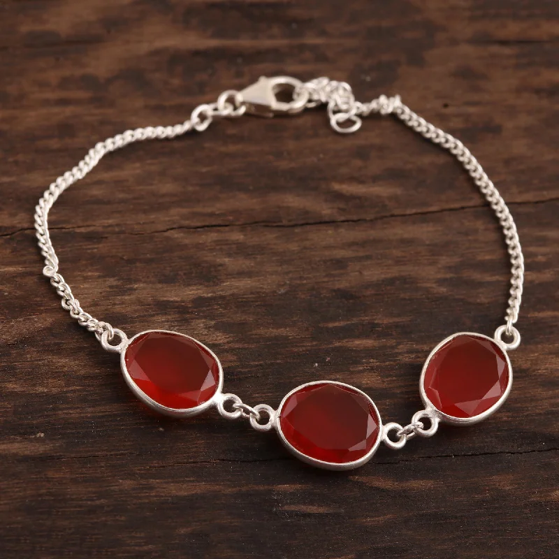 Elegant Jewelry Styles At Budget-Friendly Prices Fiery Glisten 15-Carat Carnelian Link Bracelet from India Elegant Jewelry Styles At Budget-Friendly Prices Fiery Glisten 15-Carat Carnelian Link Bracelet from India