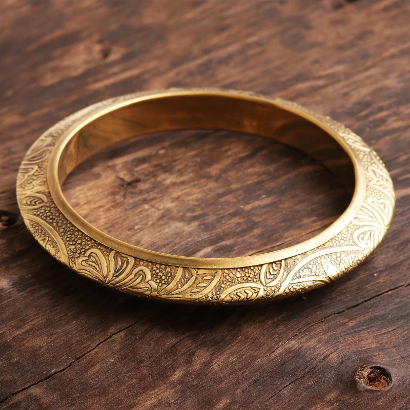 Chic, Trendy, And Affordable Jewelry Sale Floral Classic Floral Pattern Brass Bangle Bracelet from India Chic, Trendy, And Affordable Jewelry Sale Floral Classic Floral Pattern Brass Bangle Bracelet from India