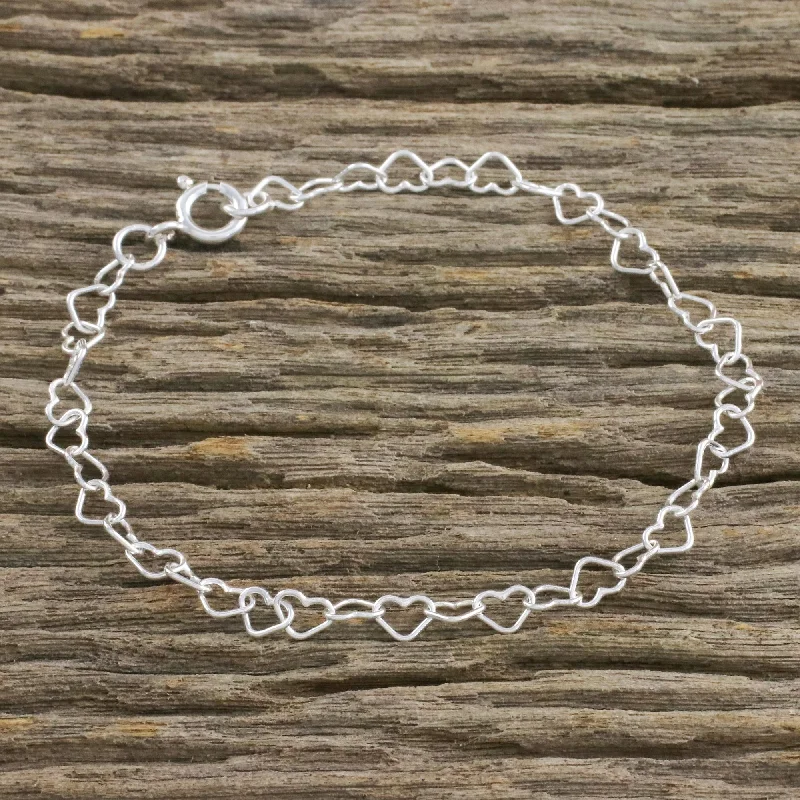 Seasonal Jewelry Clearance – Best Styles At The Lowest Prices Lots of Love Heart Motif Sterling Silver Link Bracelet from Thailand Seasonal Jewelry Clearance – Best Styles At The Lowest Prices Lots of Love Heart Motif Sterling Silver Link Bracelet from Thailand