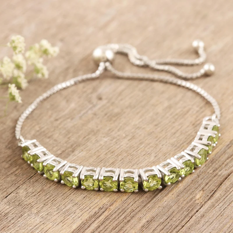Dazzle In Elegance With Our Biggest Jewelry Sale Sunbathe in Green Rhodium-Plated Peridot Pendant Bracelet Dazzle In Elegance With Our Biggest Jewelry Sale Sunbathe in Green Rhodium-Plated Peridot Pendant Bracelet