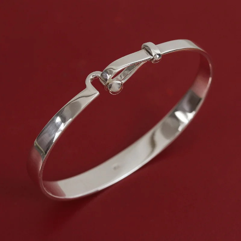 Sparkle On A Budget – Fine Jewelry For Less Wonderful Gleam High-Polish Taxco Sterling Silver Bangle Bracelet Sparkle On A Budget – Fine Jewelry For Less Wonderful Gleam High-Polish Taxco Sterling Silver Bangle Bracelet