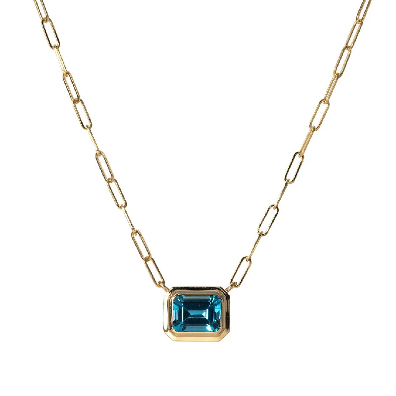 Trending Jewelry Styles Now At Limited-Time Discounts Goshwara Emerald-Cut Blue Topaz 18K Gold Pendant Necklace Trending Jewelry Styles Now At Limited-Time Discounts Goshwara Emerald-Cut Blue Topaz 18K Gold Pendant Necklace