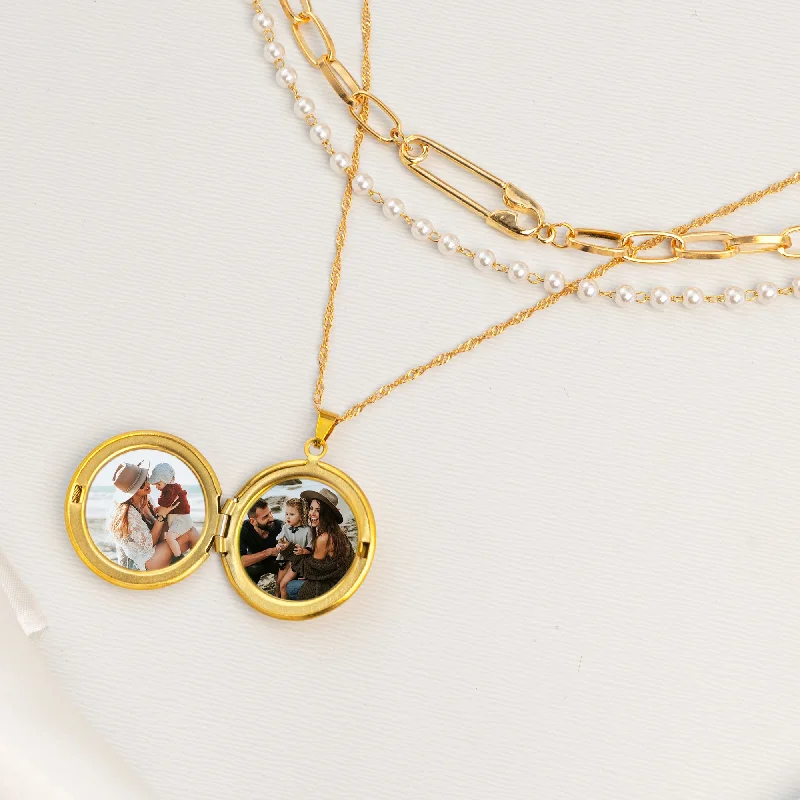 Delicate Crystal Jewelry For Sophisticated Charm Pearl Photo Locket Necklace
