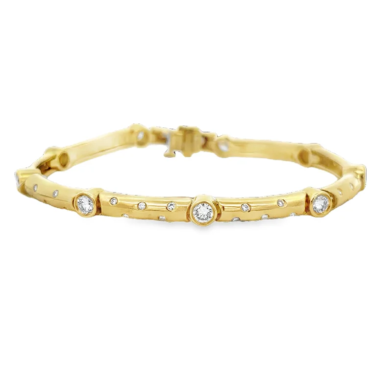 Limited-Stock Jewelry Clearance – Grab Your Favorites Now Curved Diamond Link Bracelet in 18k Yellow Gold Limited-Stock Jewelry Clearance – Grab Your Favorites Now Curved Diamond Link Bracelet in 18k Yellow Gold