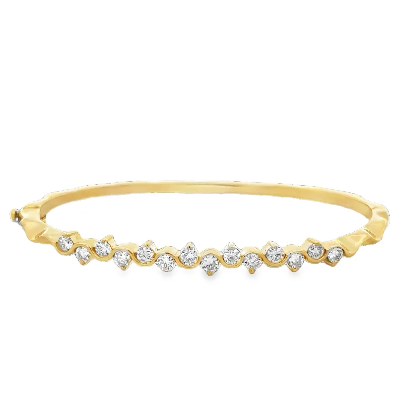 Modern Statement Jewelry For Bold Styling Diamond Swirl Wave Bangle Bracelet in 18k Yellow Gold Modern Statement Jewelry For Bold Styling Diamond Swirl Wave Bangle Bracelet in 18k Yellow Gold