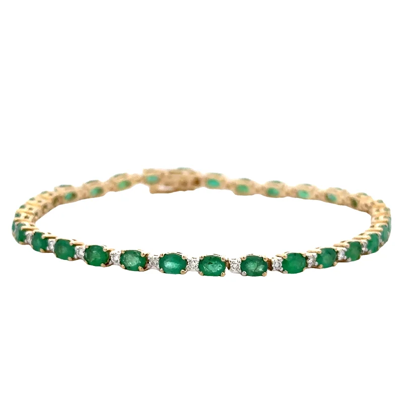 Eco-Friendly Sustainable Jewelry For Conscious Buyers Emerald and Diamond Straight Line Bracelet in Yellow Gold Eco-Friendly Sustainable Jewelry For Conscious Buyers Emerald and Diamond Straight Line Bracelet in Yellow Gold