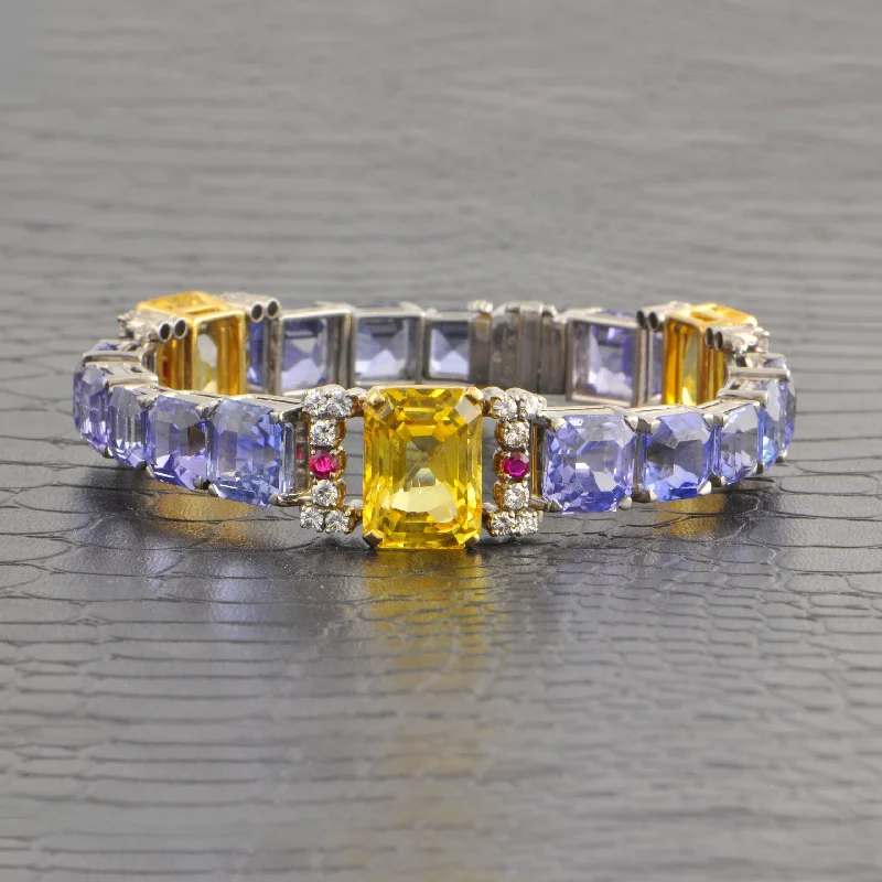 Once-A-Year Jewelry Sale – Grab Your Favorites Now Oscar Heyman Vintage 1940s Blue and Yellow No-Heat Sri Lankan Sapphire Statement Bracelet in Platinum Once-A-Year Jewelry Sale – Grab Your Favorites Now Oscar Heyman Vintage 1940s Blue and Yellow No-Heat Sri Lankan Sapphire Statement Bracelet in Platinum
