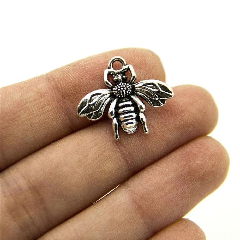 Flash Jewelry Sale – Get Stunning Pieces At Low Prices 10 units Pendant antique silver Little bee jewelry pendant Jewelry Findings & Components D-3-301 Flash Jewelry Sale – Get Stunning Pieces At Low Prices 10 units Pendant antique silver Little bee jewelry pendant Jewelry Findings & Components D-3-301