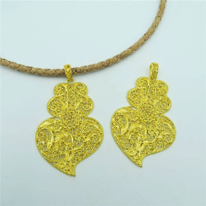 Handcrafted Jewelry Sale – Unique Designs At Low Prices 5 units Golden viana heart pendant original PORTUGUESE statement Necklace pendant jewelry finding suppliers D-3-86 Handcrafted Jewelry Sale – Unique Designs At Low Prices 5 units Golden viana heart pendant original PORTUGUESE statement Necklace pendant jewelry finding suppliers D-3-86