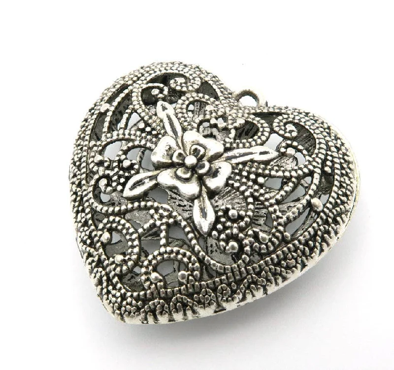 Bestselling Jewelry Now On Sale – Elevate Your Look 5units heart pendants for necklace, antique silver, Jewelry Findings & Components D-3-14 Bestselling Jewelry Now On Sale – Elevate Your Look 5units heart pendants for necklace, antique silver, Jewelry Findings & Components D-3-14